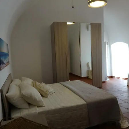 Monteferraro Vacanze Apartment *